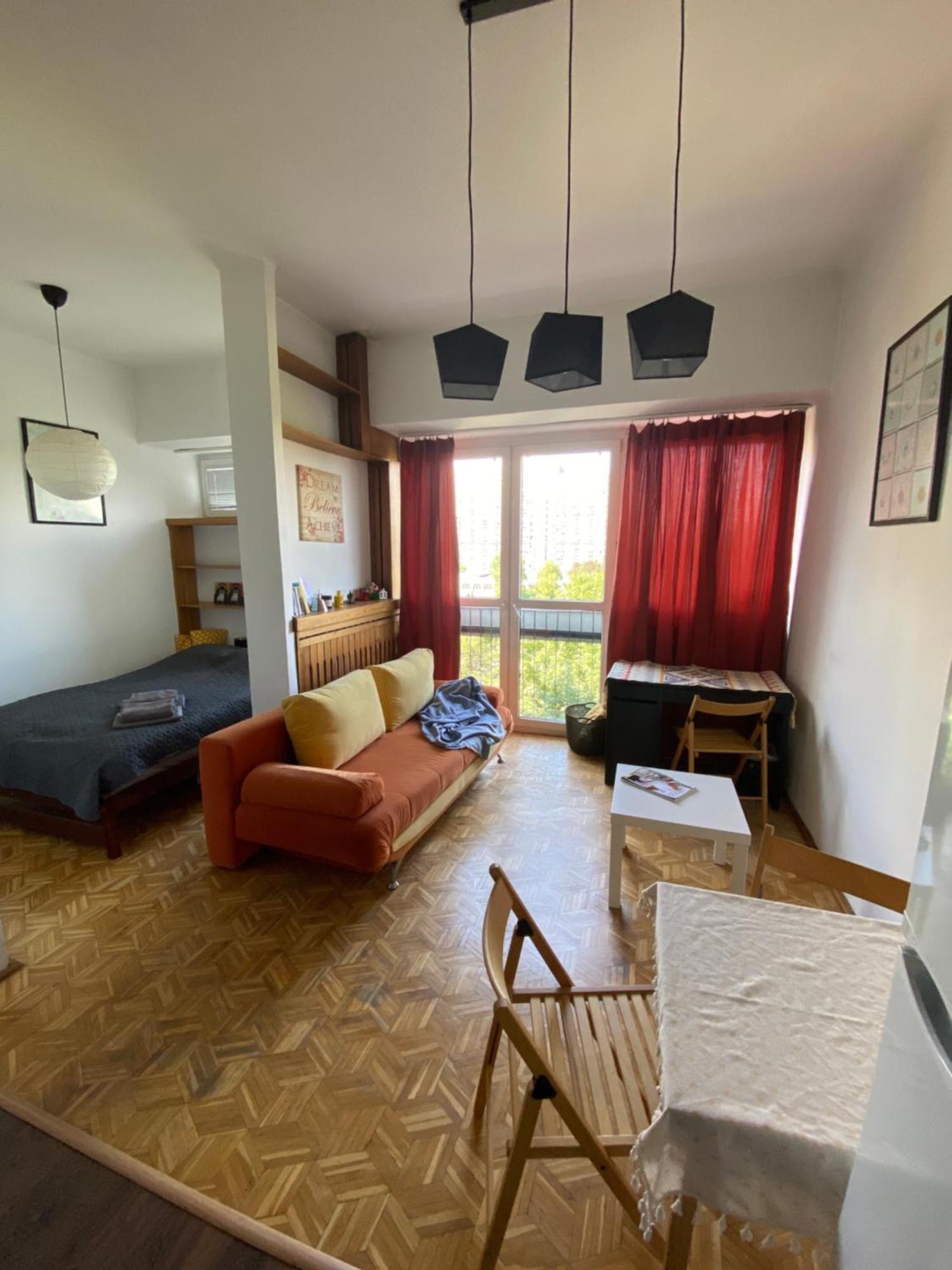 Ohmyhome - Sunny Apartment In City Center Варшава Екстер'єр фото
