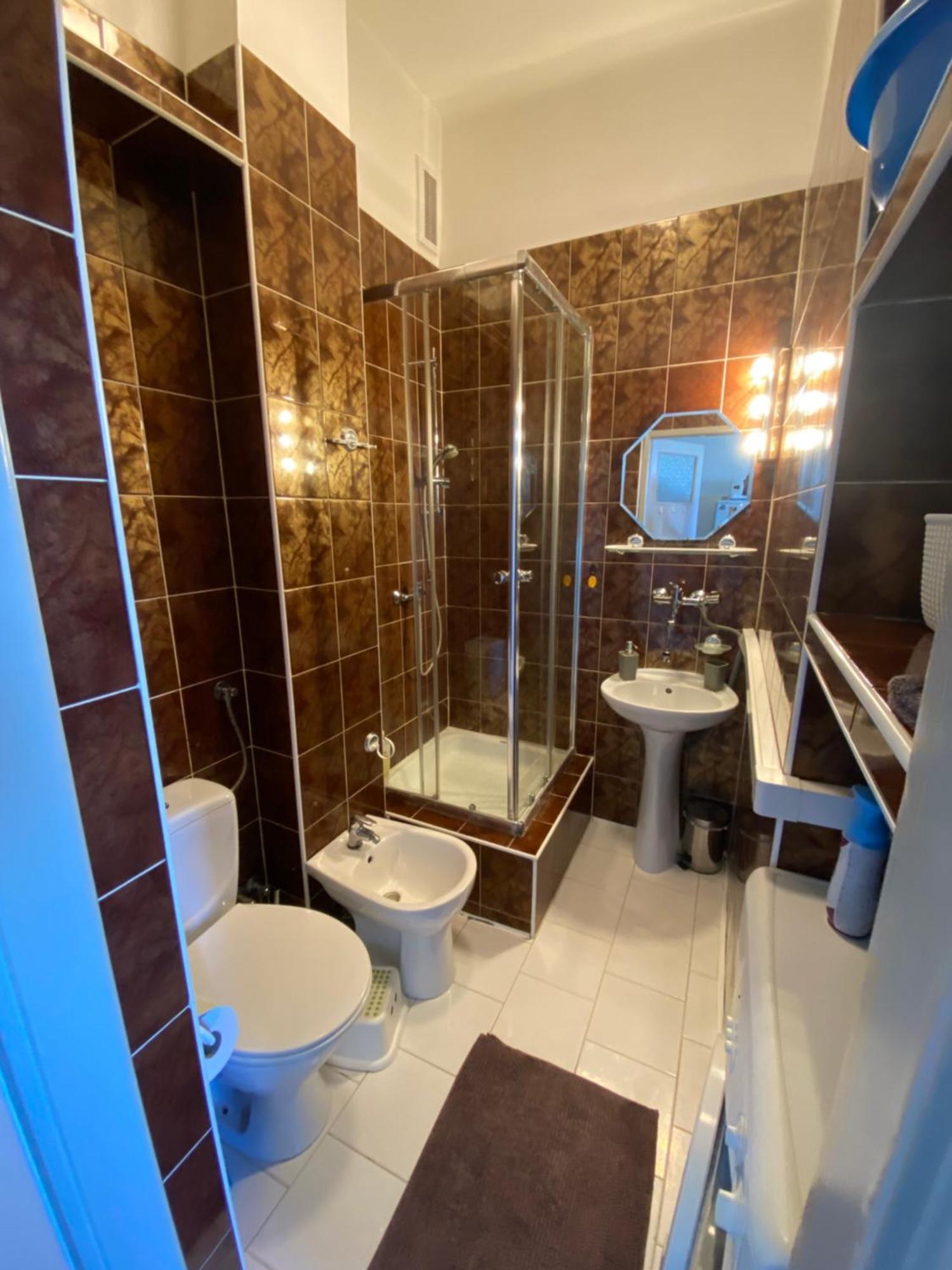 Ohmyhome - Sunny Apartment In City Center Варшава Екстер'єр фото